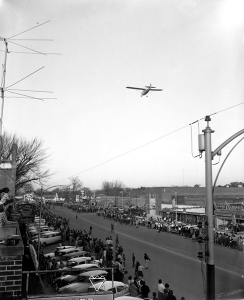 parade wide shot